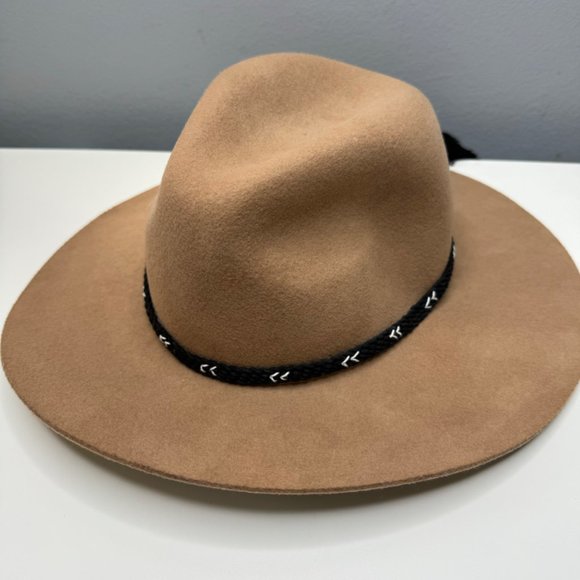 AMERICAN EAGLE tan wool hat with tassel trim OS - Picture 3 of 5